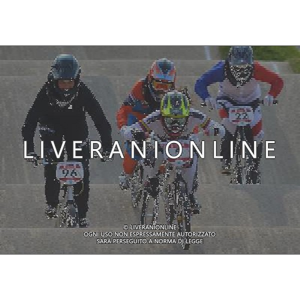 (120810) -- LONDON, Aug. 10, 2012 () -- Mariana Pajon of Colombia (No.5) competes during women\'s cycling BMX competition, at London 2012 Olympic Games in London, Britain, on August 10, 2012. Mariana Pajon of Colombia won gold medal. (/Cheng Min) (nxl) ©photoshot/Agenzia Aldo Liverani Sas - ITALY ONLY - GIOCHI OLIMPICI, OLIMPIADI LONDRA 2012