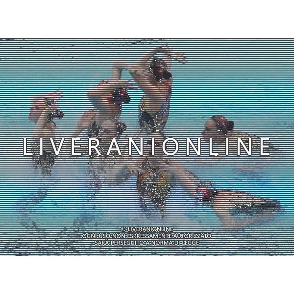 (120810) -- LONDON, Aug. 10, 2012 () -- Members of the Russian team perform during women\'s Synchronised Swimming teams free routine competition, at London 2012 Olympic Games in London, Britain, on August 10, 2012. The Russian team won gold medal. (/Chen Jianli) (nxl) ©photoshot/Agenzia Aldo Liverani Sas - ITALY ONLY - GIOCHI OLIMPICI, OLIMPIADI LONDRA 2012