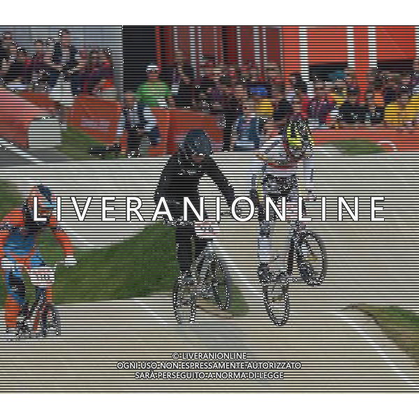 (120810) -- LONDON, Aug. 10, 2012 () -- Mariana Pajon of Colombia (No.5) competes during women\'s cycling BMX competition, at London 2012 Olympic Games in London, Britain, on August 10, 2012. Mariana Pajon of Colombia won gold medal. (/Yang Zongyou) (nxl) ©photoshot/Agenzia Aldo Liverani Sas - ITALY ONLY - GIOCHI OLIMPICI, OLIMPIADI LONDRA 2012