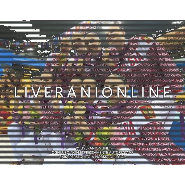 (120810) -- LONDON, Aug. 10, 2012 () -- Members of the Russian team celebrate during victory ceremony of women\'s Synchronised Swimming teams competition, at London 2012 Olympic Games in London, Britain, on August 10, 2012. The Russian team won gold medal. (/Ren Zhenglai) (nxl) ©photoshot/Agenzia Aldo Liverani Sas - ITALY ONLY - GIOCHI OLIMPICI, OLIMPIADI LONDRA 2012