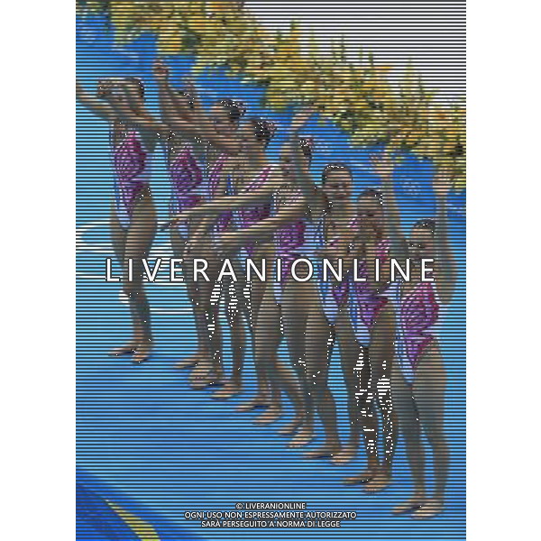 (120810) -- LONDON, Aug. 10, 2012 () -- Members of the Chinese team celebrate after competing in women\'s Synchronised Swimming teams free routine competition, at London 2012 Olympic Games in London, Britain, on August 10, 2012. The Chinese team won silver medal. (/Ren Zhenglai) (nxl) ©photoshot/Agenzia Aldo Liverani Sas - ITALY ONLY - GIOCHI OLIMPICI, OLIMPIADI LONDRA 2012