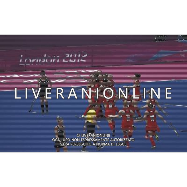 (120810) -- LONDON, Aug. 10, 2012 () -- Players of Britain celebrate after winning the women\'s hockey bronze medal match between New Zealand and Britain at London 2012 Olympic Games, London, Britain, Aug. 10, 2012. Britain won the match 3-1 and claimed the bronze medal of the event. (/Shen Bohan) ©photoshot/Agenzia Aldo Liverani Sas - ITALY ONLY - GIOCHI OLIMPICI, OLIMPIADI LONDRA 2012