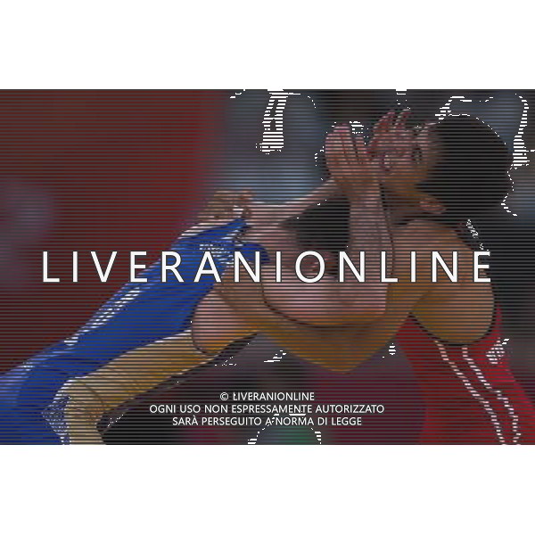 (120810) -- LONDON, Aug. 10, 2012 () -- Dzhamal Otarsultanov of Russia (in blue) competes with Daulet Niyazbekov of Kazakhstan during men\'s wrestling freestyle 55kg contest, at London 2012 Olympic Games in London, Britain, on August 10, 2012. Dzhamal Otarsultanov of Russia won. (/Jin Liwang) (nxl) ©photoshot/Agenzia Aldo Liverani Sas - ITALY ONLY - GIOCHI OLIMPICI, OLIMPIADI LONDRA 2012