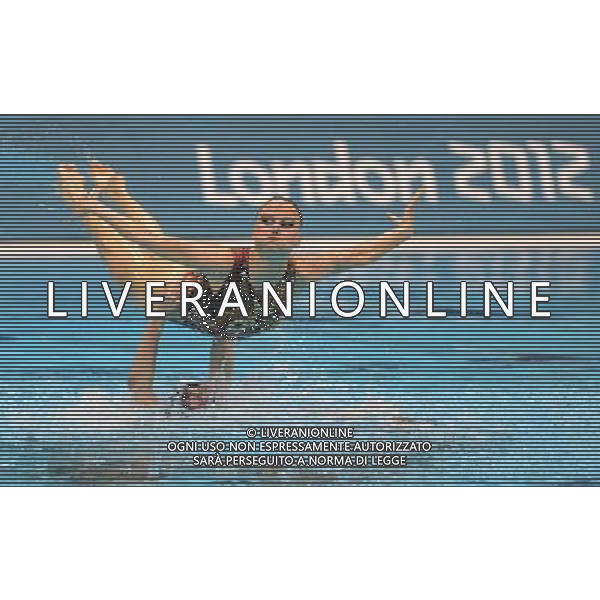 (120810) -- LONDON, Aug. 10, 2012 () -- Members of the Russia team perform during women\'s Synchronised Swimming teams free routine competition, at London 2012 Olympic Games in London, Britain, on August 10, 2012. The Russian team won gold medal. (/Wu Xiaoling) (nxl) ITALY ONLY - GIOCHI OLIMPICI, OLIMPIADI LONDRA 2012