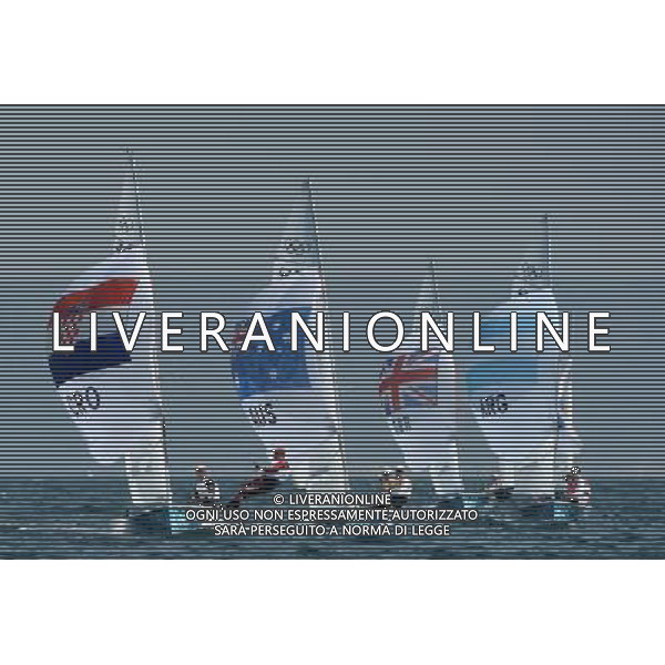 (120810) -- WEYMOUTH, Aug. 10, 2012 () -- Athletes compete in 470 men competition of sailing event, at London 2012 Olympic Games in Weymouth and Portland, Britain, August 10, 2012. (/Zeng Yi) (zgp) ITALY ONLY - GIOCHI OLIMPICI, OLIMPIADI LONDRA 2012