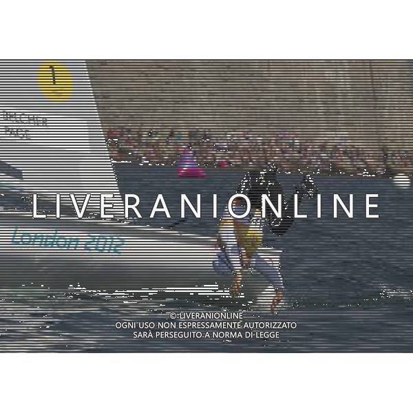 (120810) -- WEYMOUTH, Aug. 10, 2012 () -- Mathew Belcher of Australia celebrates after competing in 470 men competition of sailing event, at London 2012 Olympic Games in Weymouth and Portland, Britain, August 10, 2012. Mathew Belcher/Malcolm Page of Australia won gold medal. (/Fei Moahua) (zgp) ITALY ONLY - GIOCHI OLIMPICI, OLIMPIADI LONDRA 2012