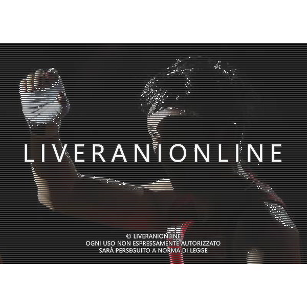 (120810) -- LONDON, Aug. 10, 2012 () -- Zou Shiming of China (in red) celebrates after defeating Paddy Barnes of Ireland during men\'s Light Fly (46-49kg) semifinals match, at London 2012 Olympic Games in London, Britain, on August 10, 2012. Zou Shiming of China advanced to the final. (/Wang Shen) (nxl) ITALY ONLY - GIOCHI OLIMPICI, OLIMPIADI LONDRA 2012