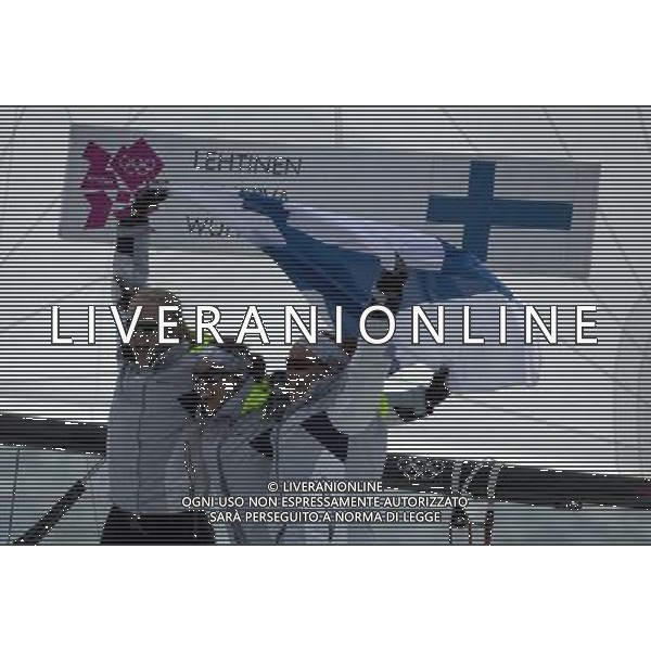 (120811) -- LONDON, Aug. 11, 2012 () -- Members of the Finnish team celebrate after Elliott 6m WMR competition of Sailing event, at London 2012 Olympic Games in Britain, on August 11, 2012. The Finnish team won bronze medal. (/Fei Maohua) (nxl) ITALY ONLY - GIOCHI OLIMPICI, OLIMPIADI LONDRA 2012