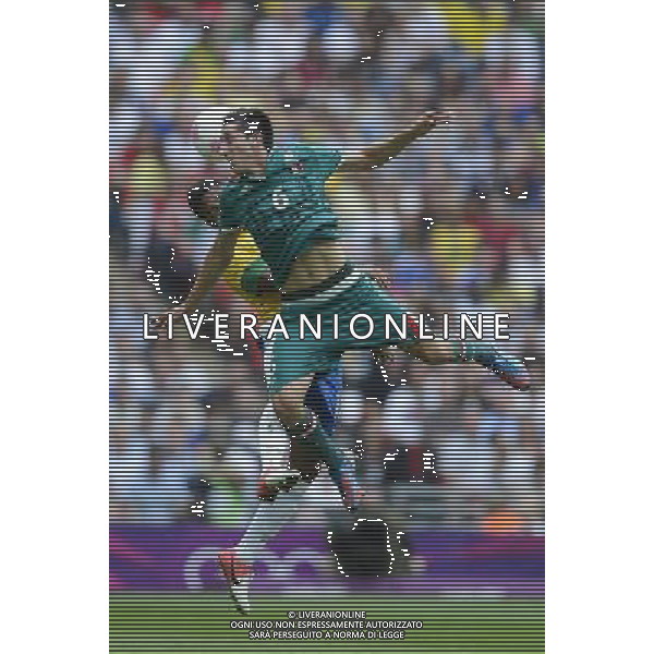 (120811) -- LONDON, Aug. 11, 2012 () -- Players compete during men\'s football gold medal match between Brazil and Mexico, at London 2012 Olympic Games in London, Britain, on August 11, 2012. Mexico won 2-1. (/Qi Heng) (nxl) ITALY ONLY - GIOCHI OLIMPICI, OLIMPIADI LONDRA 2012