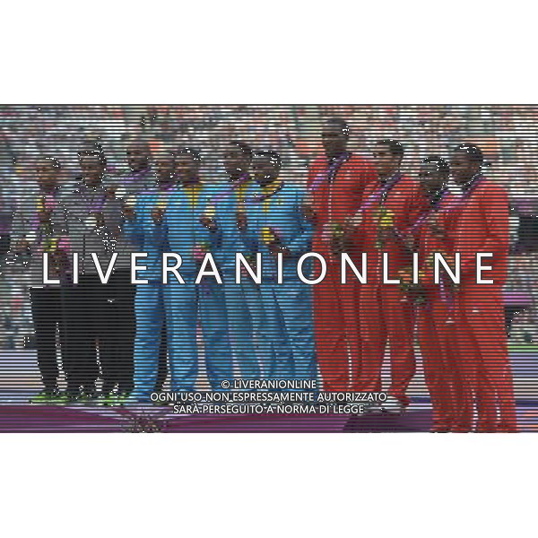 (120811) -- LONDON, Aug. 11, 2012 () -- Gold medalists runners of Bahamas, silver medalists runners of USA and bronze medalists runners of Trinidad and Tobago pose at awarding ceremony of men\'s 4x400m relay at London 2012 Olympic Games, London, Britain, Aug. 11, 2012. (/Wang Jianhua)(zgp) ITALY ONLY - GIOCHI OLIMPICI, OLIMPIADI LONDRA 2012