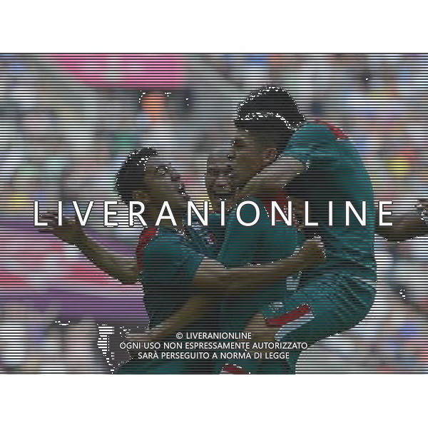 (120811) -- LONDON, Aug. 11, 2012 () -- Mexican players celebrate the second goal during men\'s football gold medal match between Brazil and Mexico, at London 2012 Olympic Games in London, Britain, on August 11, 2012. Mexico won the match 2-1 and won gold medal. (/Qi Heng) (zgp) ITALY ONLY - GIOCHI OLIMPICI, OLIMPIADI LONDRA 2012