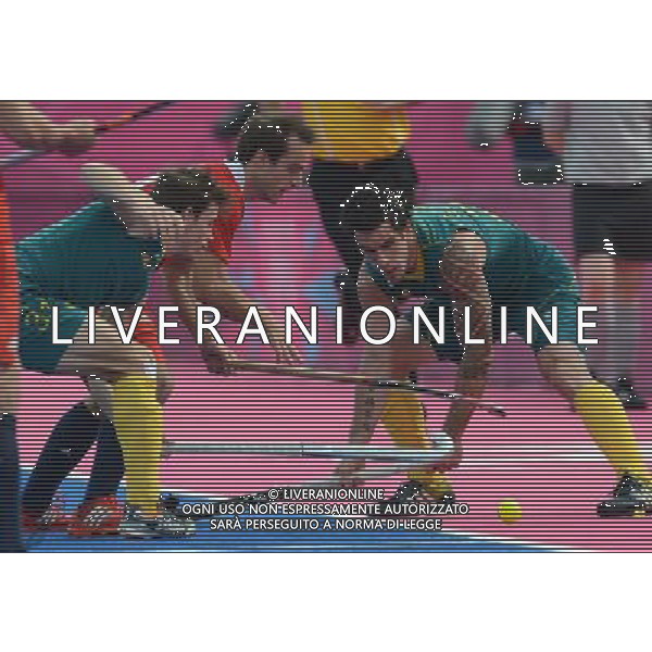 (120811) -- LONDON, Aug. 11, 2012 () -- Kieran Govers (R) and Fergus Kavanagh (L) of Australia celebrate during the bronze medal match of men\'s Hockey between Australia and Britain at London 2012 Olympic Games, London, Britain, Aug. 11, 2012. Australia won the match and claimed the bronze medal of the event. (/Wang Yuguo) ITALY ONLY - GIOCHI OLIMPICI, OLIMPIADI LONDRA 2012