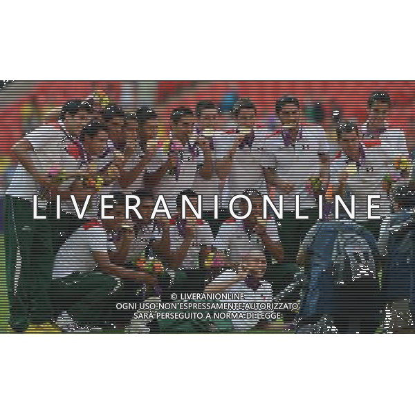 (120811) -- LONDON, Aug. 11, 2012 () -- Gold medalists of Mexico pose at awarding ceremony of men\'s football, at London 2012 Olympic Games in London, Britain, on August 11, 2012. (/Li Gang) (zgp) ITALY ONLY - GIOCHI OLIMPICI, OLIMPIADI LONDRA 2012