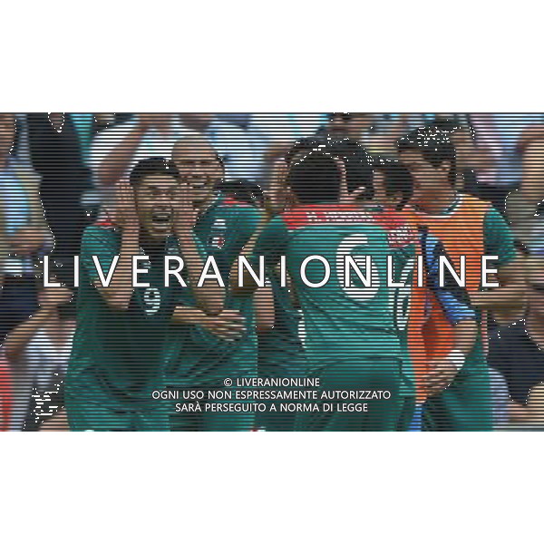 (120811) -- LONDON, Aug. 11, 2012 () -- Mexican players celebrate the second goal during men\'s football gold medal match between Brazil and Mexico, at London 2012 Olympic Games in London, Britain, on August 11, 2012. Mexico won the match 2-1 and won gold medal. (/Li Gang) (zgp) ITALY ONLY - GIOCHI OLIMPICI, OLIMPIADI LONDRA 2012