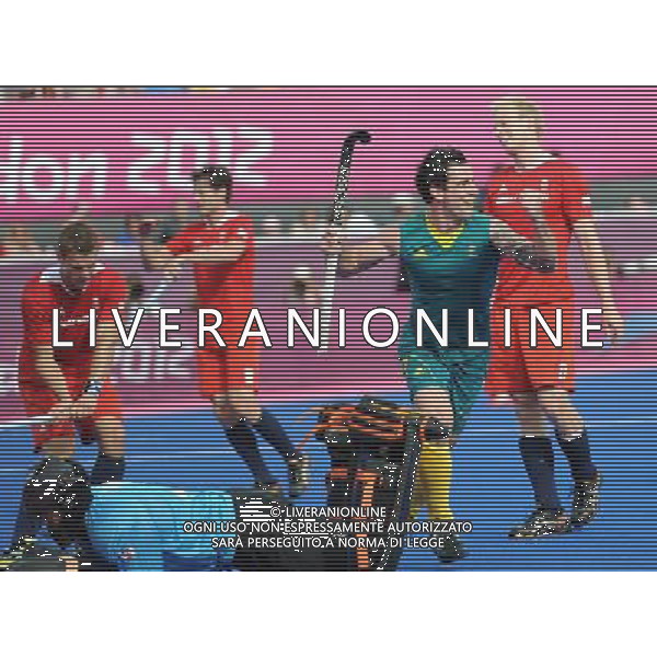 (120811) -- LONDON, Aug. 11, 2012 () -- Kieran Govers (2nd R) of Australia celebrate scoring during the bronze medal match of men\'s Hockey between Australia and Britain at London 2012 Olympic Games, London, Britain, Aug. 11, 2012. Australia won the match and claimed the bronze medal of the event. (/Wang Yuguo) ITALY ONLY - GIOCHI OLIMPICI, OLIMPIADI LONDRA 2012