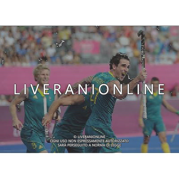 (120811) -- LONDON, Aug. 11, 2012 () -- Players of Australia celebrate after winning the bronze medal match of men\'s Hockey between Australia and Britain at London 2012 Olympic Games, London, Britain, Aug. 11, 2012. Australia won the match and claimed the bronze medal of the event. (/Wang Yuguo) ITALY ONLY - GIOCHI OLIMPICI, OLIMPIADI LONDRA 2012