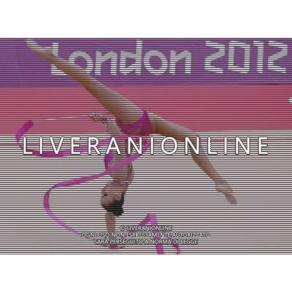(120811) -- LONDON, Aug. 11, 2012 () -- Daria Dmitrieva of Russia competes in gymnastics rhythmic individual all-around event, at London 2012 Olympic Games in London, Britain, on August 11, 2012. (/Chen Jianli)(zgp) ITALY ONLY - GIOCHI OLIMPICI, OLIMPIADI LONDRA 2012