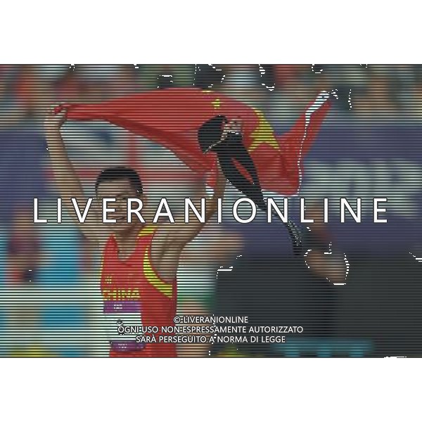 (120811) -- LONDON, Aug. 11, 2012 () -- Cao Zhongrong of China celebrates after competing in men\'s Modern Pentathlon combined competition, at London 2012 Olympic Games in London, Britain, on August 11, 2012. Cao Zhongrong of China won silver medal. (/Liu Dawei) (nxl) ITALY ONLY - GIOCHI OLIMPICI, OLIMPIADI LONDRA 2012