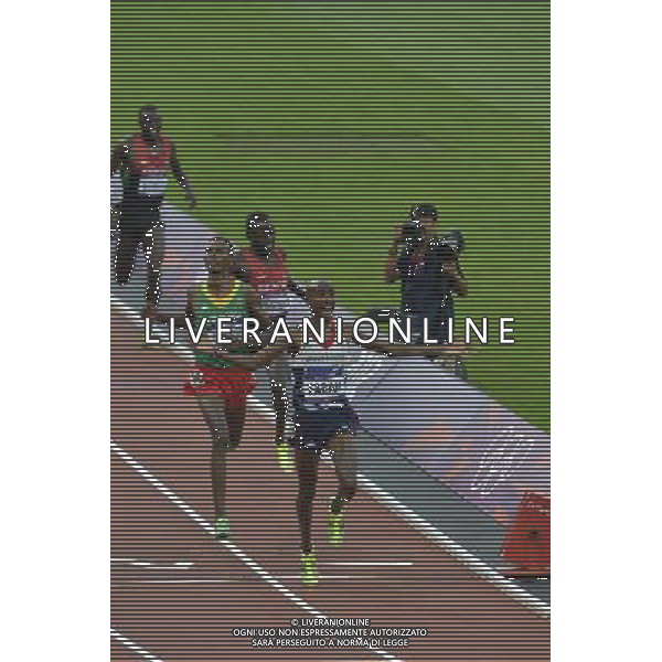 Thomas Pkemei Longosiwa (Ethiopia) just loses to Mo Farrah (GB) in the men\'s 5000m. Olympic Stadium, Olympic Park, Stratford. London ©PHOTOSHOT/Agenzia Aldo Liverani Sas - ITALY ONLY - GIOCHI OLIMPICI, OLIMPIADI LONDRA 2012