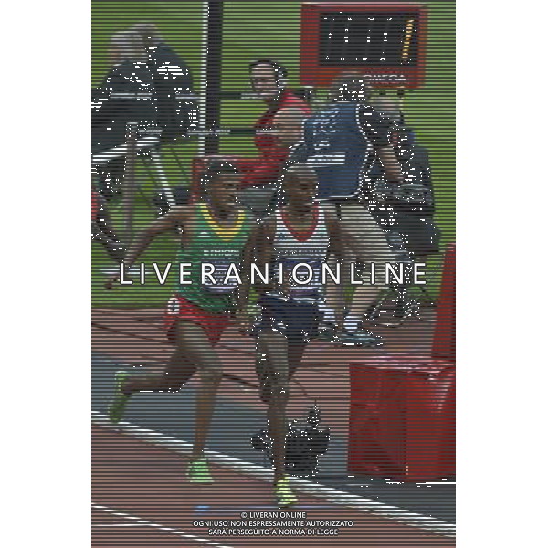 Thomas Pkemei Longosiwa (Ethiopia) and Mo Farrah (GB) in the men\'s 5000m. Olympic Stadium, Olympic Park, Stratford. London ©PHOTOSHOT/Agenzia Aldo Liverani Sas - ITALY ONLY - GIOCHI OLIMPICI, OLIMPIADI LONDRA 2012