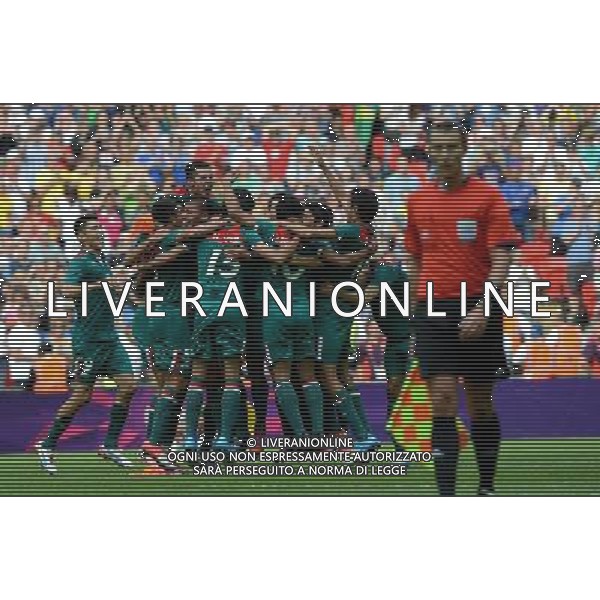 (120811) -- LONDON, Aug. 11, 2012 () -- Mexican players celebrate after men\'s football gold medal match between Brazil and Mexico, at London 2012 Olympic Games in London, Britain, on August 11, 2012. Mexico won the match 2-1 and won gold medal. (/Li Gang) (zgp) ©PHOTOSHOT/Agenzia Aldo Liverani Sas - ITALY ONLY - GIOCHI OLIMPICI, OLIMPIADI LONDRA 2012