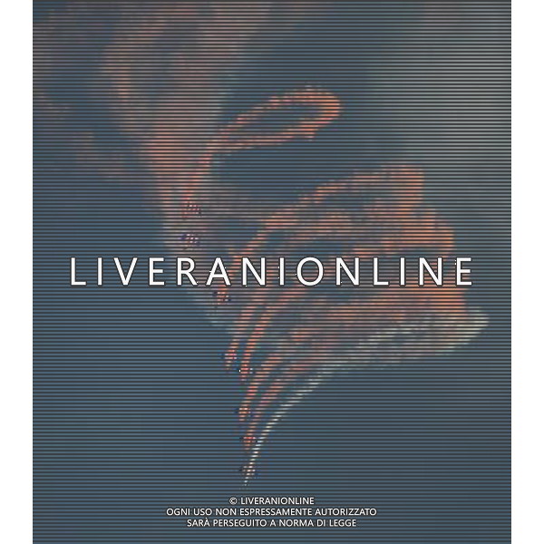 (120811) -- LONDON, Aug. 11, 2012 () -- Paratroopers perform after women\'s Cross-country competition of Cycling Mountain Bike event, at London 2012 Olympic Games in London, Britain, on August 11, 2012. Julie Bresset of France won gold medal. (/Li Ga) (nxl) ©PHOTOSHOT/Agenzia Aldo Liverani Sas - ITALY ONLY - GIOCHI OLIMPICI, OLIMPIADI LONDRA 2012