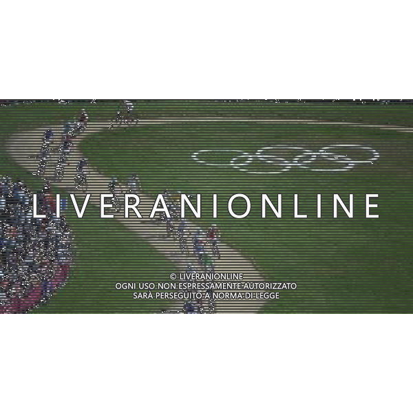 (120811) -- LONDON, Aug. 11, 2012 () -- Cyclists compete in women\'s Cross-country competition of Cycling Mountain Bike event, at London 2012 Olympic Games in London, Britain, on August 11, 2012. Julie Bresset of France won gold medal. (/Li Ga) (nxl) ©PHOTOSHOT/Agenzia Aldo Liverani Sas - ITALY ONLY - GIOCHI OLIMPICI, OLIMPIADI LONDRA 2012