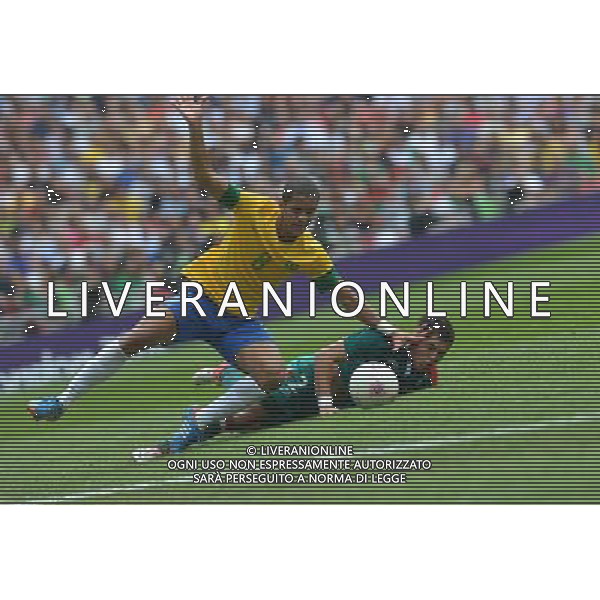 (120811) -- LONDON, Aug. 11, 2012 () -- Sandro Raniere Guimaraes Cordeiro (L) of Brazil vies for the ball during men\'s football gold medal match between Brazil and Mexico, at London 2012 Olympic Games in London, Britain, on August 11, 2012. Mexico won the match 2-1 and won gold medal. (/Gong Lei) (zgp) ©PHOTOSHOT/Agenzia Aldo Liverani Sas - ITALY ONLY - GIOCHI OLIMPICI, OLIMPIADI LONDRA 2012