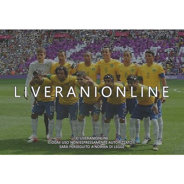 (120811) -- LONDON, Aug. 11, 2012 () -- Brazilian players pose for a picture before men\'s football gold medal match between Brazil and Mexico, at London 2012 Olympic Games in London, Britain, on August 11, 2012. (/Gong Lei) (nxl) ©PHOTOSHOT/Agenzia Aldo Liverani Sas - ITALY ONLY - GIOCHI OLIMPICI, OLIMPIADI LONDRA 2012