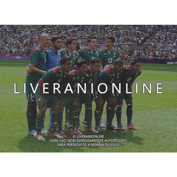 (120811) -- LONDON, Aug. 11, 2012 () -- Mexican players pose for a picture before men\'s football gold medal match between Brazil and Mexico, at London 2012 Olympic Games in London, Britain, on August 11, 2012. (/Gong Lei) (nxl) ©PHOTOSHOT/Agenzia Aldo Liverani Sas - ITALY ONLY - GIOCHI OLIMPICI, OLIMPIADI LONDRA 2012
