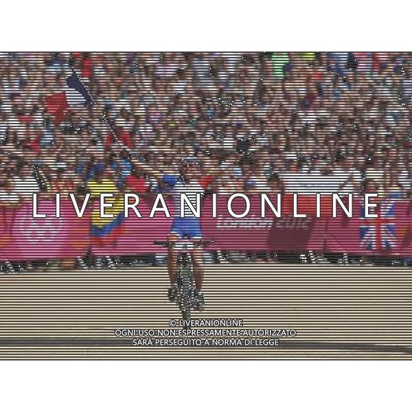 (120811) -- LONDON, Aug. 11, 2012 () -- Julie Bresset of France celebrates after competing in women\'s Cross-country competition of Cycling Mountain Bike event, at London 2012 Olympic Games in London, Britain, on August 11, 2012. Julie Bresset of France won gold medal. (/Wang Shen) (nxl) ©PHOTOSHOT/Agenzia Aldo Liverani Sas - ITALY ONLY - GIOCHI OLIMPICI, OLIMPIADI LONDRA 2012