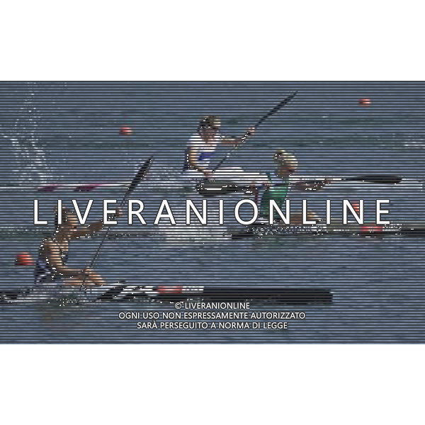 (120811) -- LONDON, Aug. 11, 2012 () -- Lisa Carrington of New Zealand (lower) and Natasa Douchev-Janics of Hungary (middle) compete in women\'s kayak single (K1) 200m competition of Canoe Sprint event, at London 2012 Olympic Games in London, Britain, on August 11, 2012. Lisa Carrington of New Zealand won gold medal. (/Shen Bohan) (nxl) ©PHOTOSHOT/Agenzia Aldo Liverani Sas - ITALY ONLY - GIOCHI OLIMPICI, OLIMPIADI LONDRA 2012