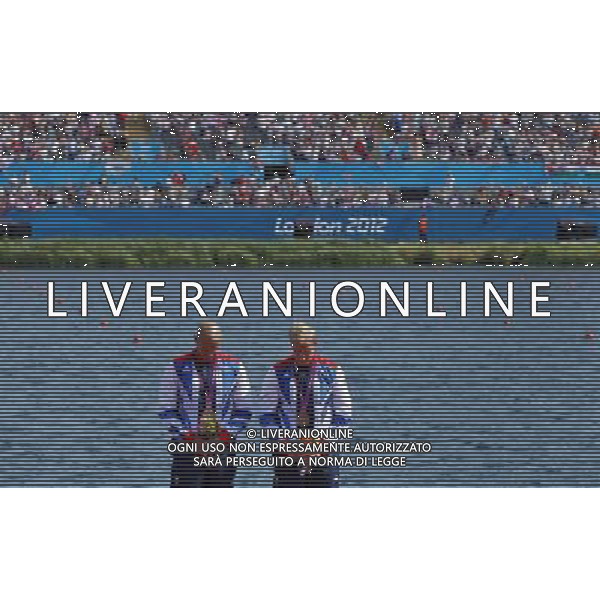 (120811) -- LONDON, Aug. 11, 2012 () -- Bronze medalists Liam Heath and Jon Schofielf of Britain attend victory ceremony of men\'s kayak double (K2) 200m competition of Canoe Sprint event, at London 2012 Olympic Games in London, Britain, on August 11, 2012. (/Shen Bohan) (nxl) ©PHOTOSHOT/Agenzia Aldo Liverani Sas - ITALY ONLY - GIOCHI OLIMPICI, OLIMPIADI LONDRA 2012