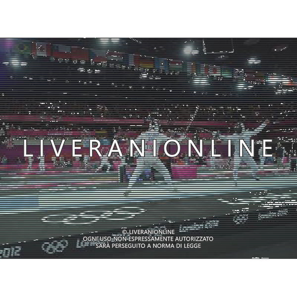 (120811) -- LONDON, Aug. 11, 2012 () -- Cao Zhongrong of China (L) competes during men\'s Modern Pentathlon fencing competition, at London 2012 Olympic Games in London, Britain, on August 11, 2012. Cao Zhongrong of China currently ranks 2nd. (/Liu Dawei) (nxl) ©PHOTOSHOT/Agenzia Aldo Liverani Sas - ITALY ONLY - GIOCHI OLIMPICI, OLIMPIADI LONDRA 2012