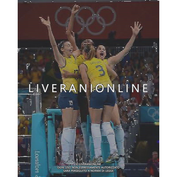 (120811) -- LONDON, Aug. 11, 2012 () -- Brazilian players celebrate after women\'s volleyball gold medal match between Brazil and USA, at London 2012 Olympic Games in London, Britain, on August 11, 2012. Brazil won gold medal. (/Wang Qingqin) (nxl) ©PHOTOSHOT/Agenzia Aldo Liverani Sas - ITALY ONLY - GIOCHI OLIMPICI, OLIMPIADI LONDRA 2012