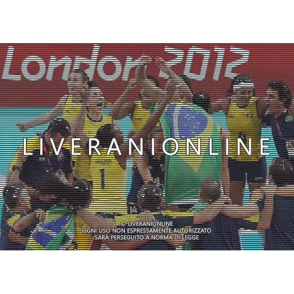 (120811) -- LONDON, Aug. 11, 2012 () -- Brazilian players celebrate after women\'s volleyball gold medal match between Brazil and USA, at London 2012 Olympic Games in London, Britain, on August 11, 2012. Brazil won gold medal. (/Fan Jun) (nxl) ©PHOTOSHOT/Agenzia Aldo Liverani Sas - ITALY ONLY - GIOCHI OLIMPICI, OLIMPIADI LONDRA 2012