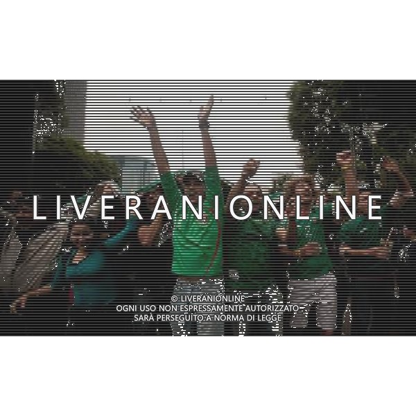 (120812) -- MEXICO CITY, Aug. 12, 2012 () -- People celebrate Mexico\'s victory over Brazil in the men\'s soccer gold medal match of the London 2012 Olympic Games, at the Independence Angel Monument in Mexico City, capital of Mexico, on Aug. 11, 2012. (/Rodrigo Oropeza) (tm) ©PHOTOSHOT/Agenzia Aldo Liverani Sas - ITALY ONLY - GIOCHI OLIMPICI, OLIMPIADI LONDRA 2012