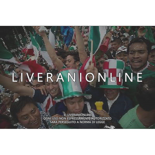 (120812) -- MEXICO CITY, Aug. 12, 2012 () -- People celebrate Mexico\'s victory over Brazil in the men\'s soccer gold medal match of the London 2012 Olympic Games, at the Independence Angel Monument in Mexico City, capital of Mexico, on Aug. 11, 2012. (/Pedro Mera) (pm) (tm) ©PHOTOSHOT/Agenzia Aldo Liverani Sas - ITALY ONLY - GIOCHI OLIMPICI, OLIMPIADI LONDRA 2012