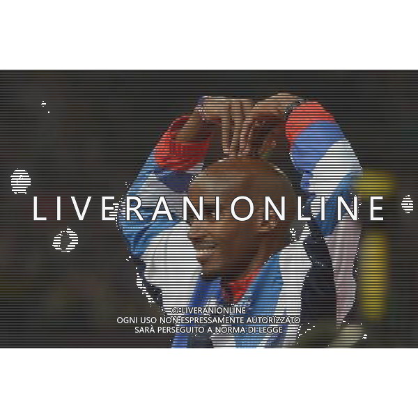 (120811) -- LONDON, Aug. 11, 2012 () -- Gold medalist Mohamed Farah of Britain poses at awarding ceremony of men\'s 5000m event at London 2012 Olympic Games, London, Britain, Aug. 11, 2012. (/Wang Jianhua)(zgp) ©PHOTOSHOT/Agenzia Aldo Liverani Sas - ITALY ONLY - GIOCHI OLIMPICI, OLIMPIADI LONDRA 2012