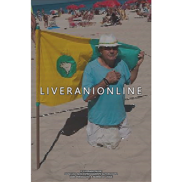 (120812) -- RIO DE JANEIRO, Aug. 12, 2012 () -- A resident reacts as he watches the televised men\'s soccer gold medal match between Mexico and Brazil held at the Wembley Stadium during the London 2012 Olympic Games, in Rio de Janeiro, Brazil, on Aug. 11, 2012. (/AGENCIA ESTADO) (tm) ©PHOTOSHOT/Agenzia Aldo Liverani Sas - ITALY ONLY - GIOCHI OLIMPICI, OLIMPIADI LONDRA 2012