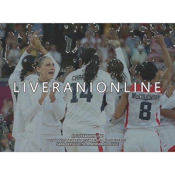 (120811) -- LONDON, Aug. 11, 2012 () -- Players of the United States celebrate after winning the women\'s basketball gold medal match between the United States and France at London 2012 Olympic Games, London, Britain, Aug. 11, 2012. The United States won the gold medal of the event. (/Meng Yongmin) ©PHOTOSHOT/Agenzia Aldo Liverani Sas - ITALY ONLY - GIOCHI OLIMPICI, OLIMPIADI LONDRA 2012