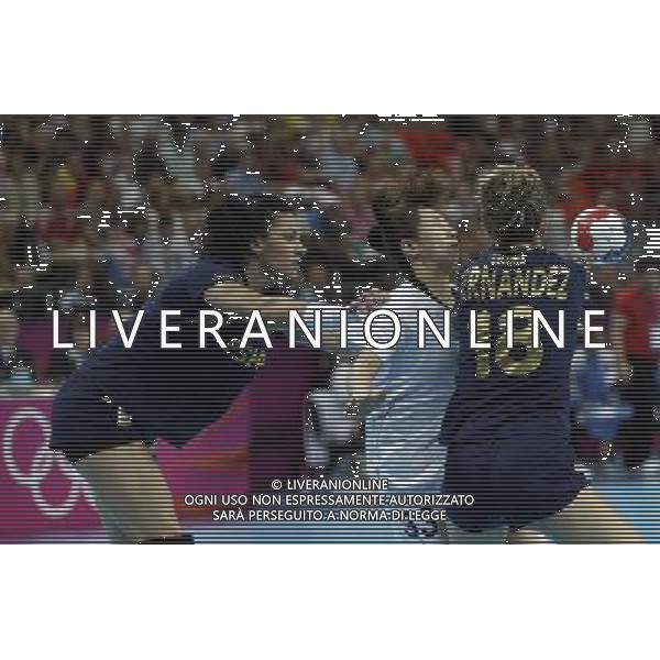 (120811) -- LONDON, Aug. 11, 2012 () -- Lee Eun Bi (C) of South Korea is blocked during the bronze medal match of women\'s Handball between South Korea and Spain at London 2012 Olympic Games, London, Britain, Aug. 11, 2012. Spain won the match and claimed the bronze medal of the event. (/Shen Bohan) ©PHOTOSHOT/Agenzia Aldo Liverani Sas - ITALY ONLY - GIOCHI OLIMPICI, OLIMPIADI LONDRA 2012