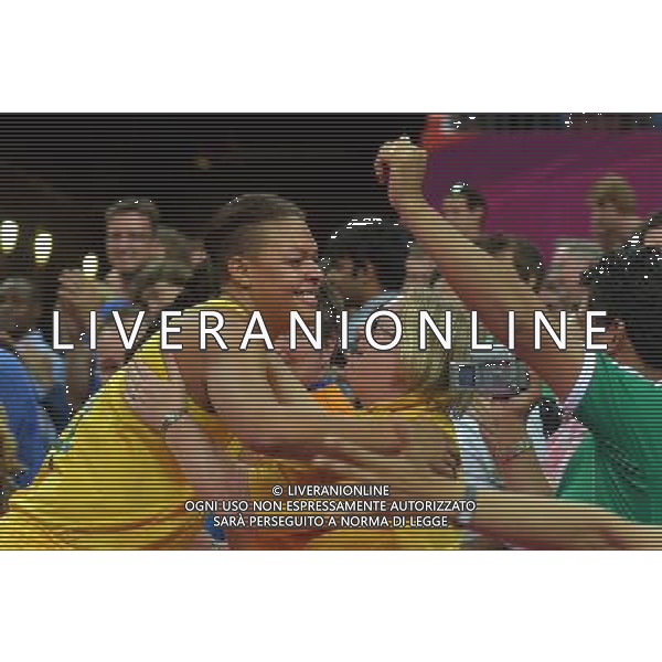 (120811) -- LONDON, Aug. 11, 2012 () -- Australian players celebrate after women\'s basketball bronze medal game between Australia and Russia, at London 2012 Olympic Games in London, Britain, on August 11, 2012. Australia won 83-74. (/Cheng Min) (nxl) ©PHOTOSHOT/Agenzia Aldo Liverani Sas - ITALY ONLY - GIOCHI OLIMPICI, OLIMPIADI LONDRA 2012