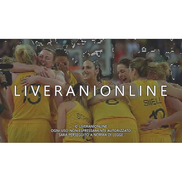 (120811) -- LONDON, Aug. 11, 2012 () -- Australian players celebrate after women\'s basketball bronze medal game between Australia and Russia, at London 2012 Olympic Games in London, Britain, on August 11, 2012. Australia won 83-74. (/Cheng Min) (nxl) ©PHOTOSHOT/Agenzia Aldo Liverani Sas - ITALY ONLY - GIOCHI OLIMPICI, OLIMPIADI LONDRA 2012