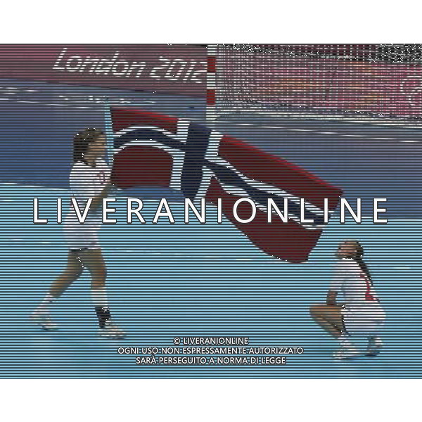 (120811) -- LONDON, Aug. 11, 2012 () -- Players of Norway celebrate after women\'s handball gold medal match between Norway and Montenegro, at London 2012 Olympic Games in London, Britain, on August 11, 2012. Norway won the match 26-23 and won gold medal. (/Shen Bohan) (zgp) ©PHOTOSHOT/Agenzia Aldo Liverani Sas - ITALY ONLY - GIOCHI OLIMPICI, OLIMPIADI LONDRA 2012