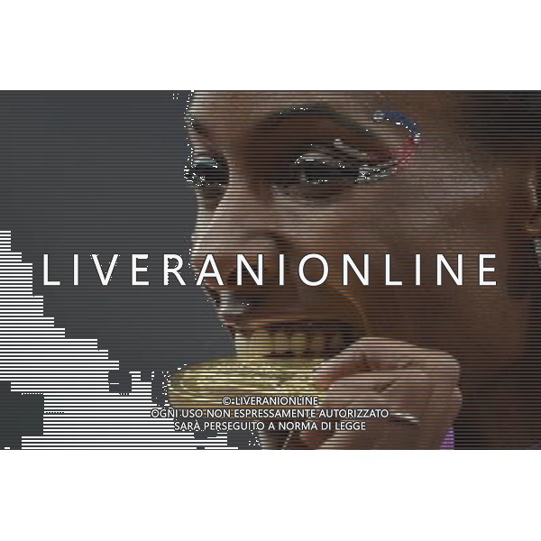 (120811) -- LONDON, Aug. 11, 2012 () -- DeeDee Trotter of USA poses at awarding ceremony of women\'s 4x400m relay at London 2012 Olympic Games, London, Britain, Aug. 11, 2012. The USA team won gold medal in this event. (/Wang Jianhua)(zgp) ©PHOTOSHOT/Agenzia Aldo Liverani Sas - ITALY ONLY - GIOCHI OLIMPICI, OLIMPIADI LONDRA 2012