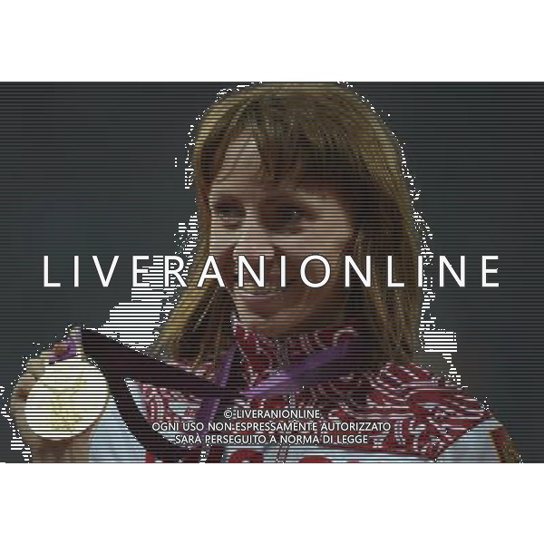 (120811) -- LONDON, Aug. 11, 2012 () -- Gold medalist Mariya Savinova of Russia poses at awarding ceremony of women\'s 800m event at London 2012 Olympic Games, London, Britain, Aug. 11, 2012. (/Wang Jianhua)(zgp) ©PHOTOSHOT/Agenzia Aldo Liverani Sas - ITALY ONLY - GIOCHI OLIMPICI, OLIMPIADI LONDRA 2012