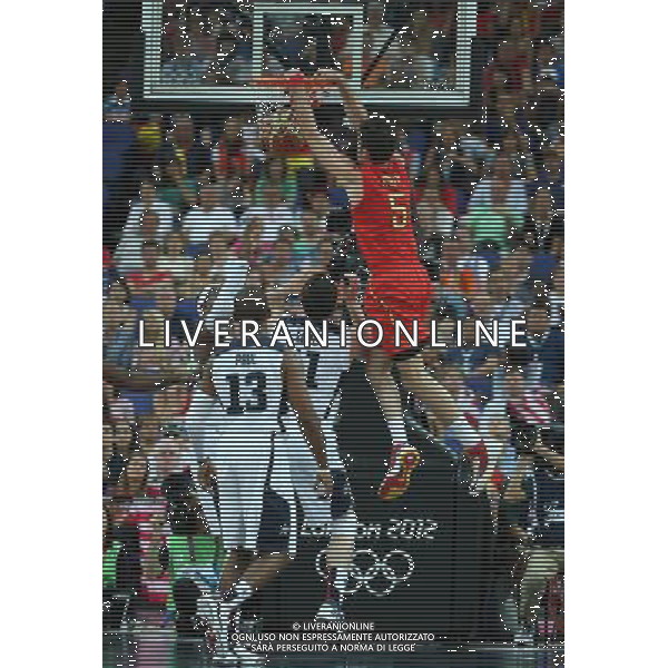 (120812) -- LONDON, Aug. 12, 2012 () -- Rudy Fernandez (red) of Spain lays up a shot in men\'s basketball gold medal match between USA and Spain, at London 2012 Olympic Games in London, Britain, August 12, 2012. (/Meng Yongmin) (zgp) ©photoshot/Agenzia Aldo Liverani Sas - ITALY ONLY - GIOCHI OLIMPICI, OLIMPIADI LONDRA 2012