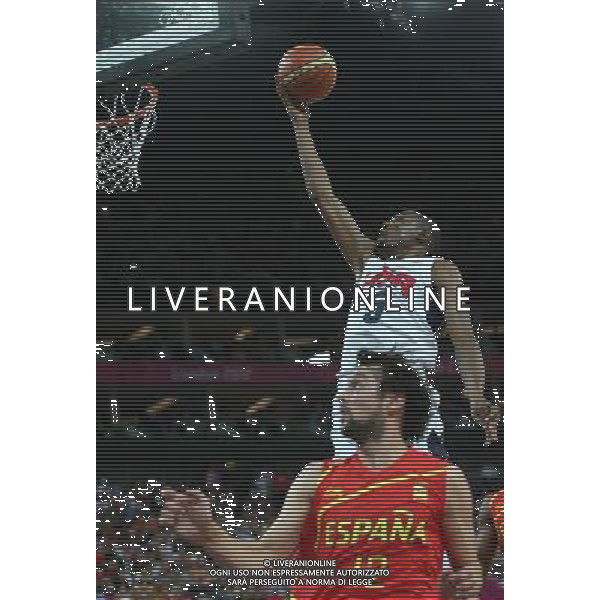 (120812) -- LONDON, Aug. 12, 2012 () -- Kevin Durant (white) of USA lays up a shot in men\'s basketball gold medal match between USA and Spain, at London 2012 Olympic Games in London, Britain, August 12, 2012. (/Meng Yongmin) (zgp) ©photoshot/Agenzia Aldo Liverani Sas - ITALY ONLY - GIOCHI OLIMPICI, OLIMPIADI LONDRA 2012