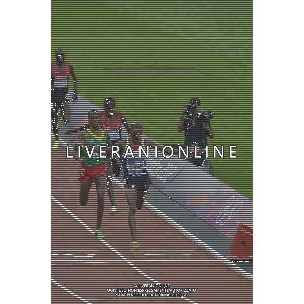 Thomas Pkemei Longosiwa (Ethiopia) just loses to Mo Farrah (GB) in the men\'s 5000m. Olympic Stadium, Olympic Park, Stratford. London ©PHOTOSHOT/AGENZIA ALDO LIVERANI SAS - ITALY ONLY - GIOCHI OLIMPICI, OLIMPIADI LONDRA 2012